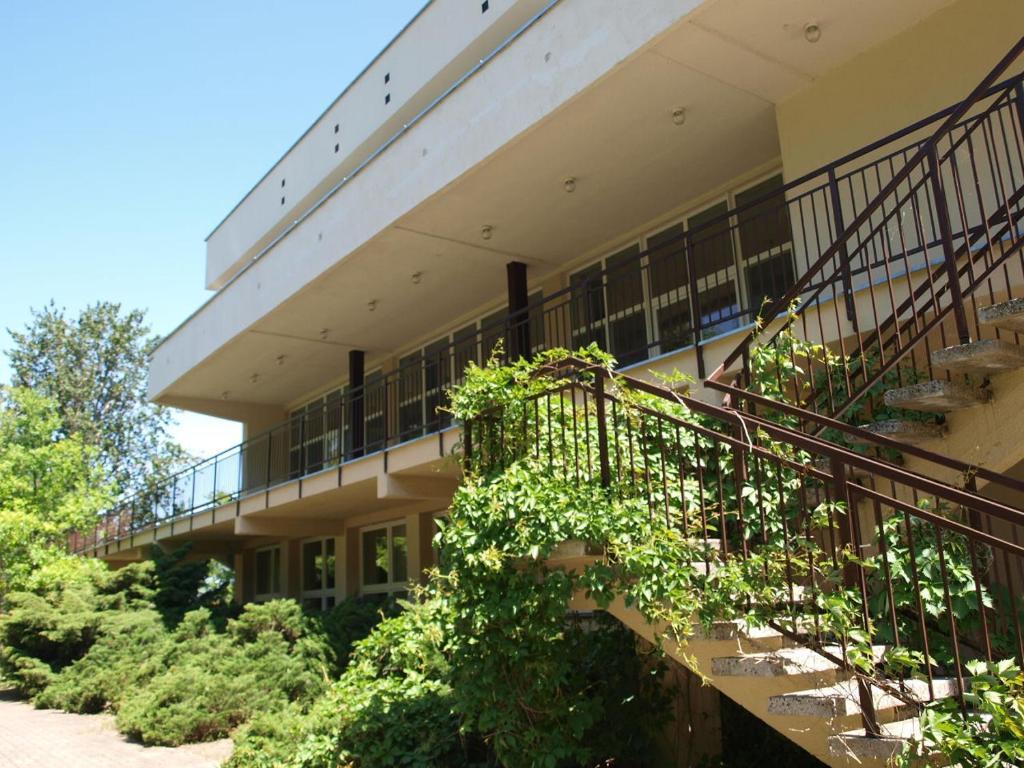 Irss Osrodek Szkoleniowy Hotel Бялобжеги Екстериор снимка