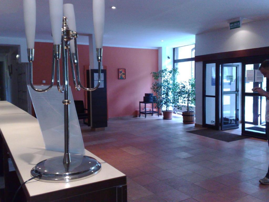 Irss Osrodek Szkoleniowy Hotel Бялобжеги Екстериор снимка