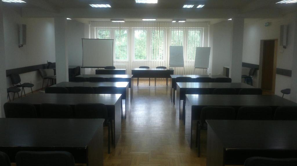 Irss Osrodek Szkoleniowy Hotel Бялобжеги Екстериор снимка